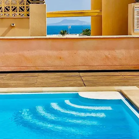 Rooftop Pool Apartment *